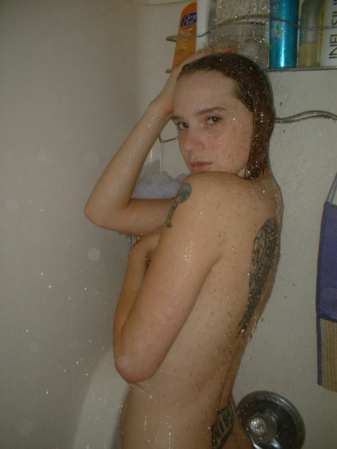 Very nice amateur girl in bathroom