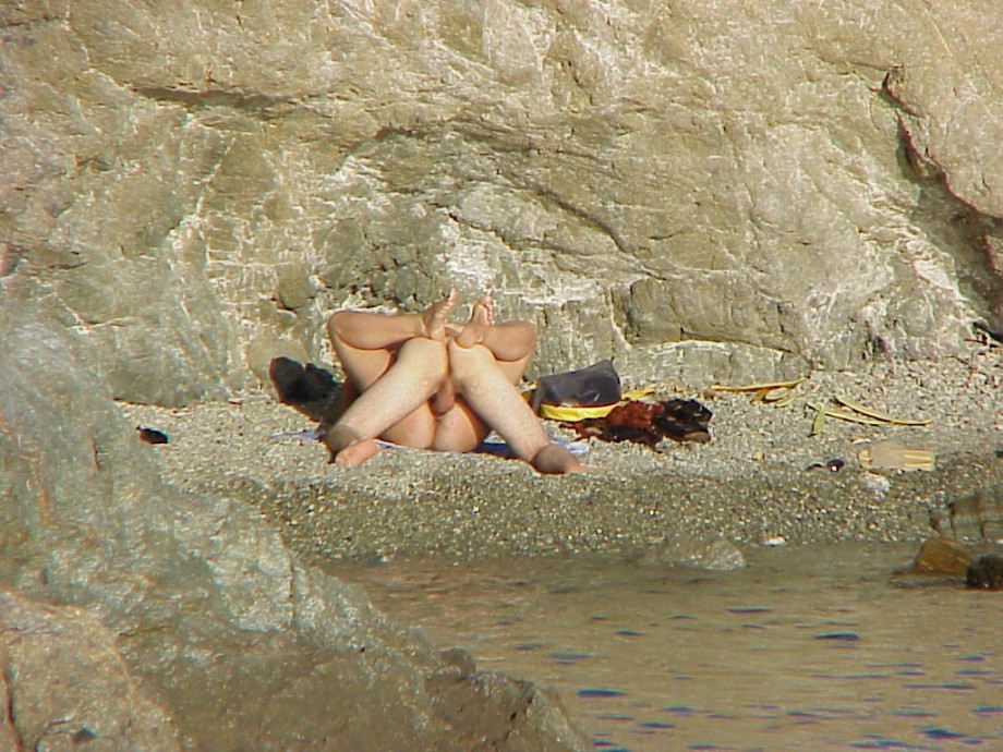 Fucking couple on nudist beach-67905