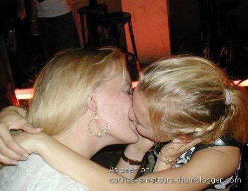 Kissing girlfriendss 01