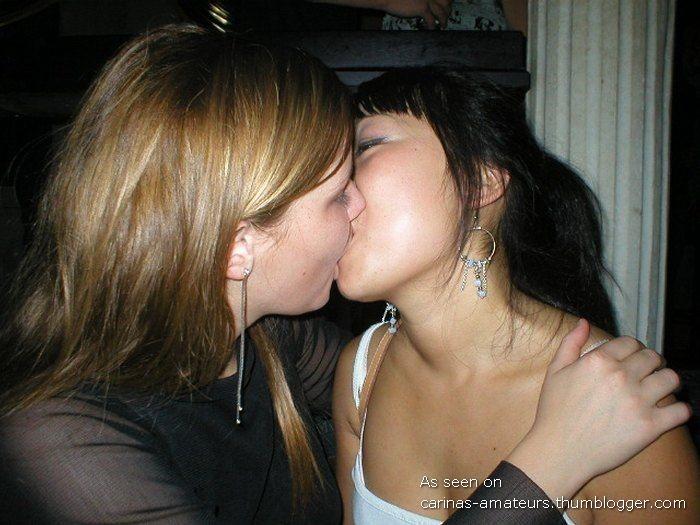 Kissing girlfriendss 01