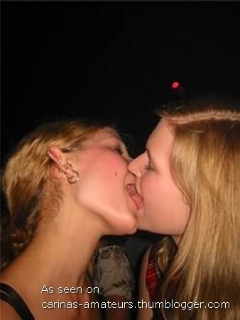 Kissing girlfriendss 01