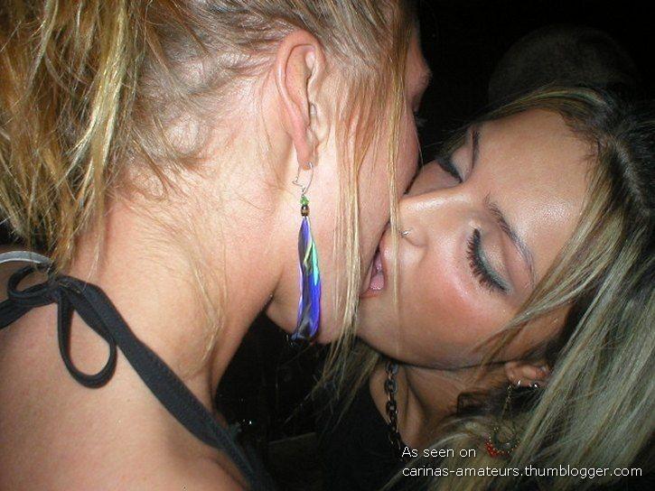 Kissing girlfriendss 01