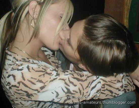 Kissing girlfriendss 01