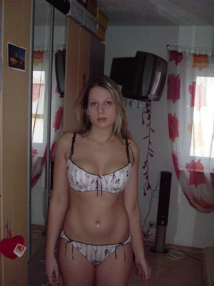 Young blond girl posing 