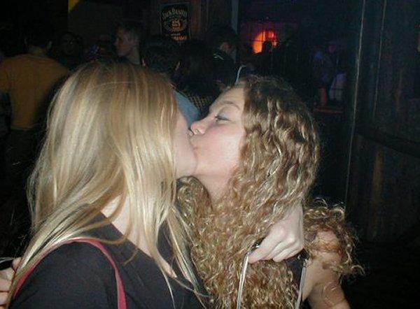 Kissing a girl 1 