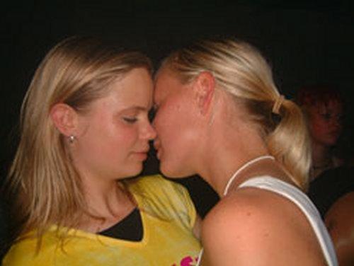 Kissing a girl 1 