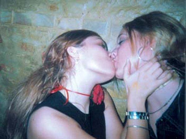 Kissing a girl 1 