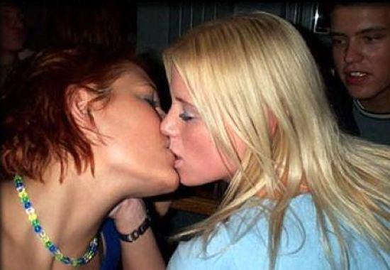 Kissing a girl 1 