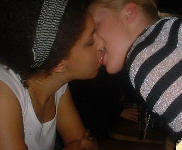 Kissing a girl 1 