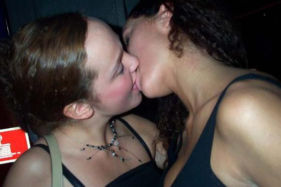 Kissing a girl 1 