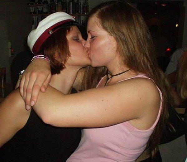 Kissing a girl 1 