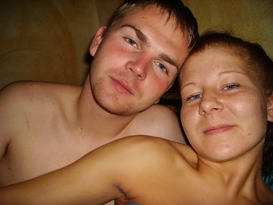 Young amateur couple having some naughy fun 