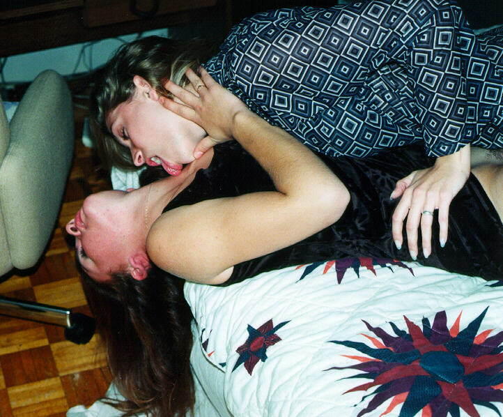 Retro archive : teens, lesbos; party 