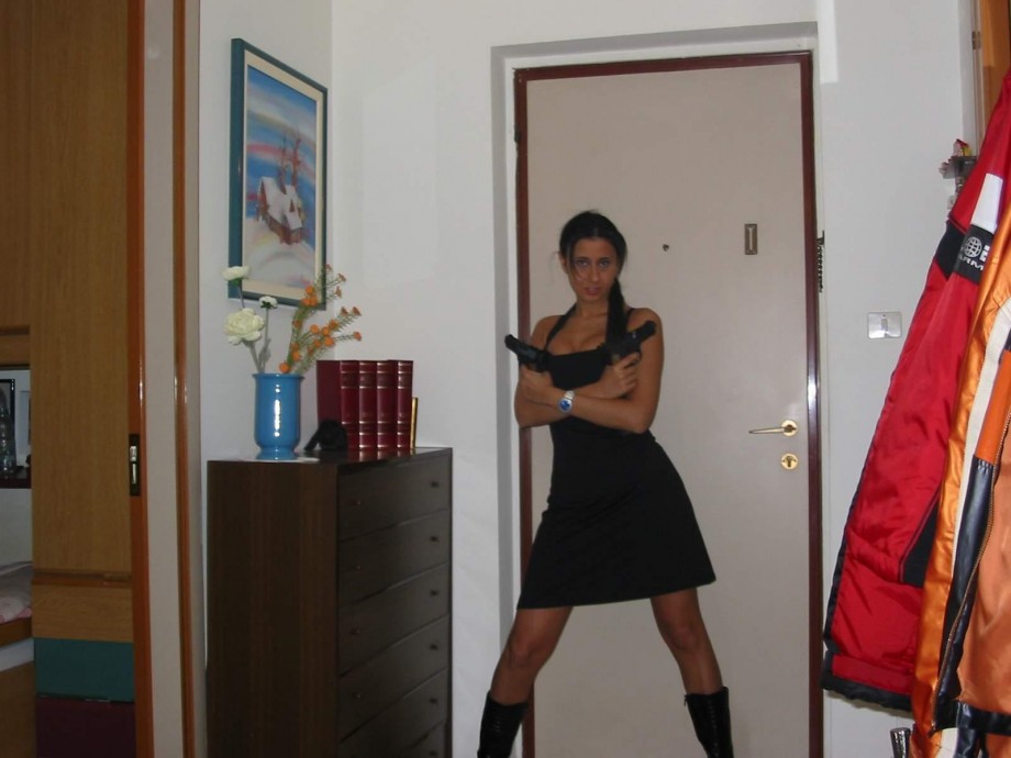 Sexy lara croft  - amateur pics