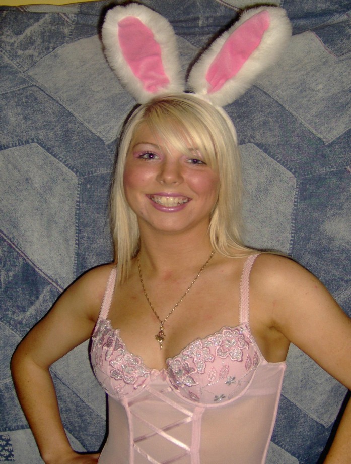 Amateur blonde girl - sexy bunny