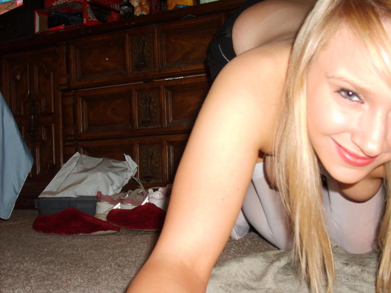 Nice blond girl and her self pics