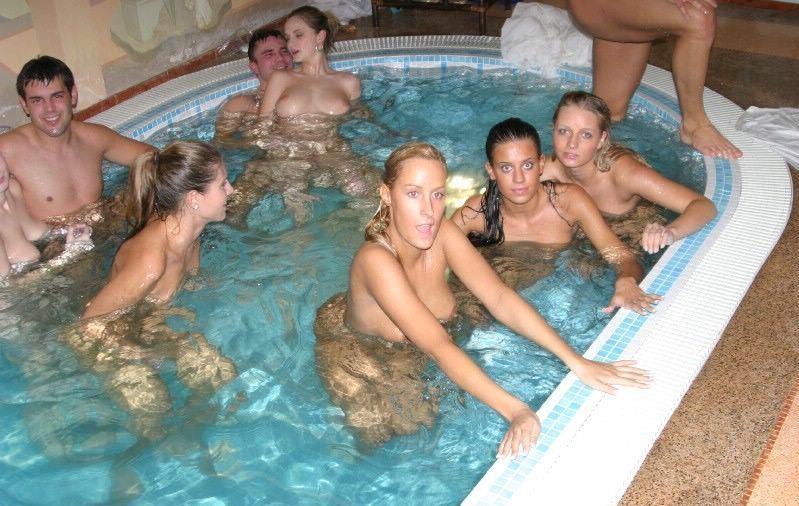 Amateurs in the tub 