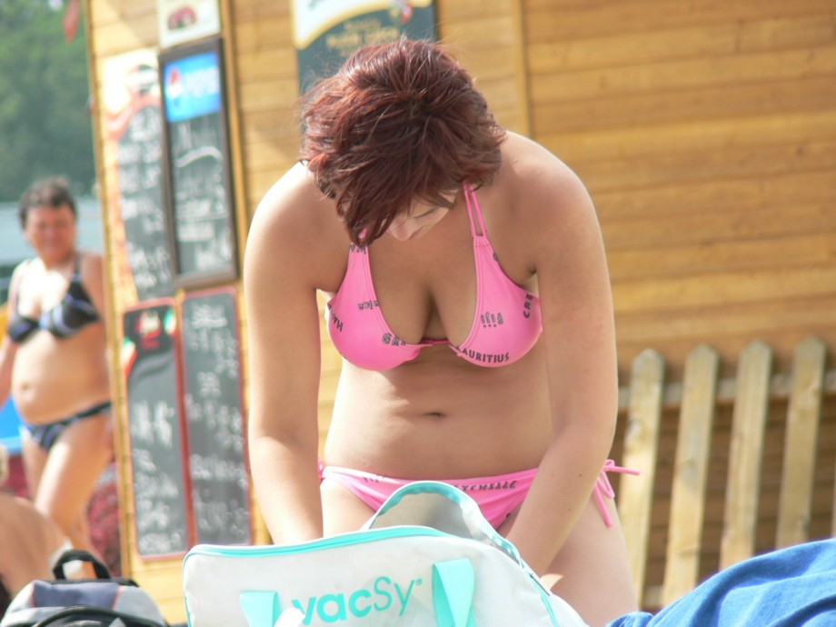 Voyeur teens at beach (bikini and topless pics)