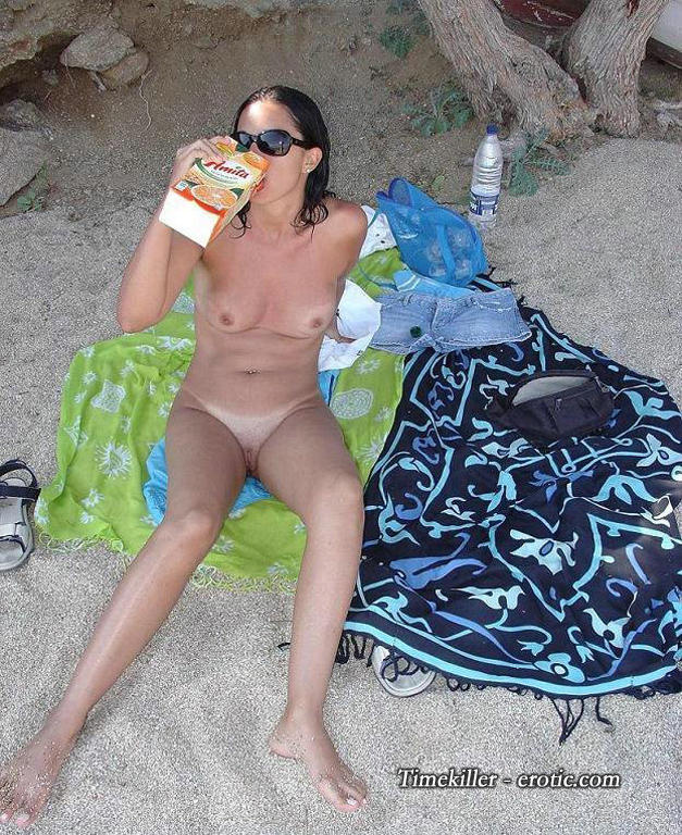 Amateurs nudist girls on the beach no.05 