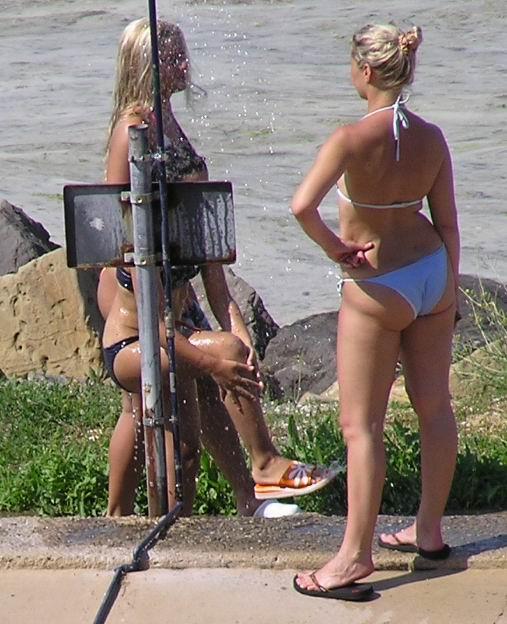 Shower bikini beach -  voyeur pics