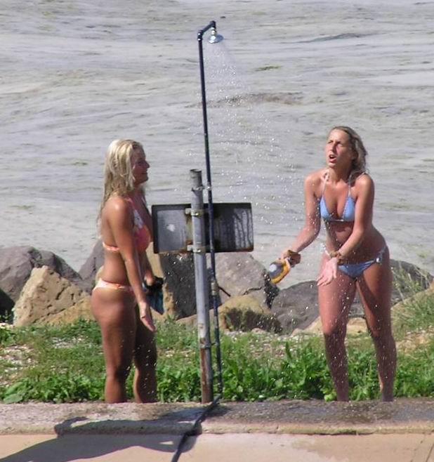 Shower bikini beach -  voyeur pics