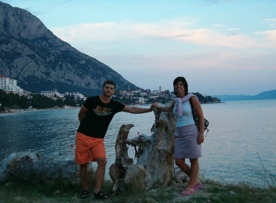 Amateur couple vacation - on the beach