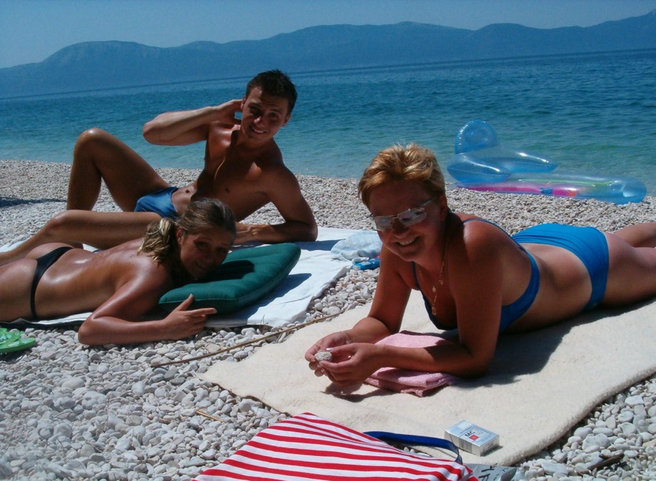 Amateur couple vacation - on the beach