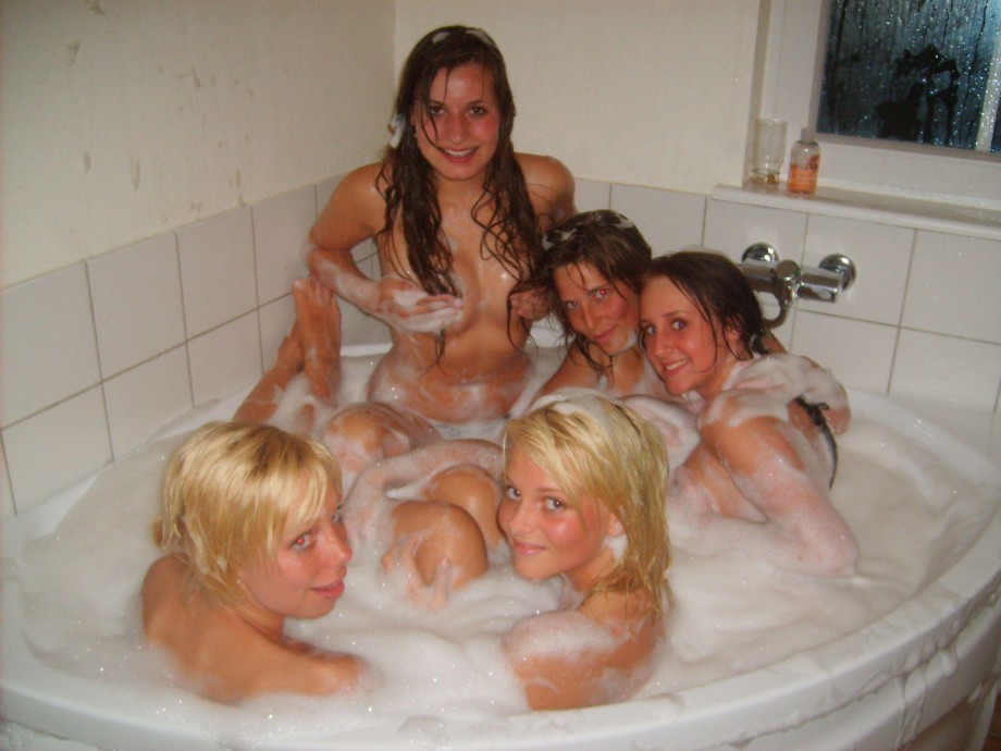 Group teens in tub amateur set