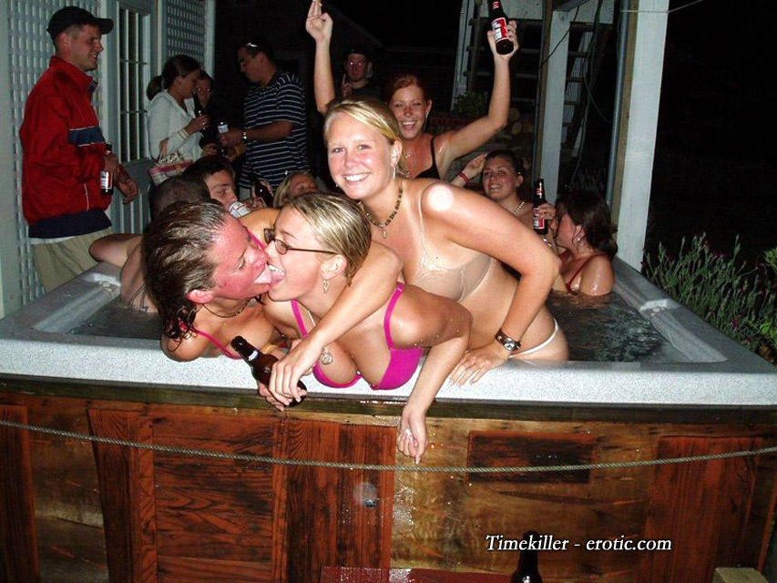 Young girls at party- drunk teenagers - amateurs pics 24