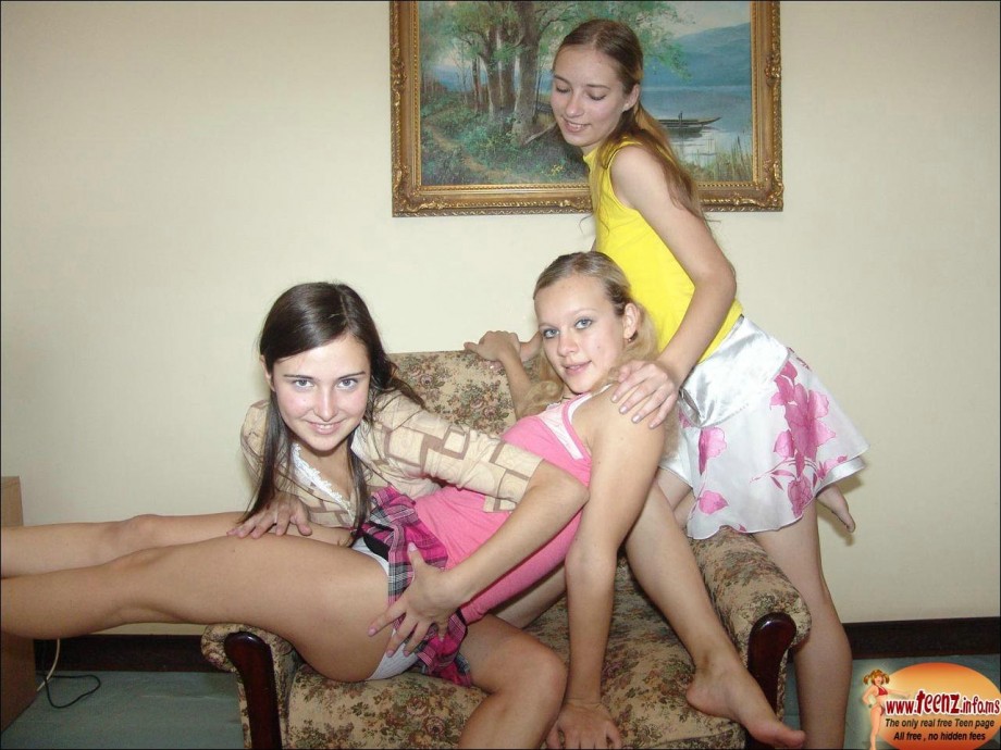 Secret photos - 3 young girls - fun at home -  set 02