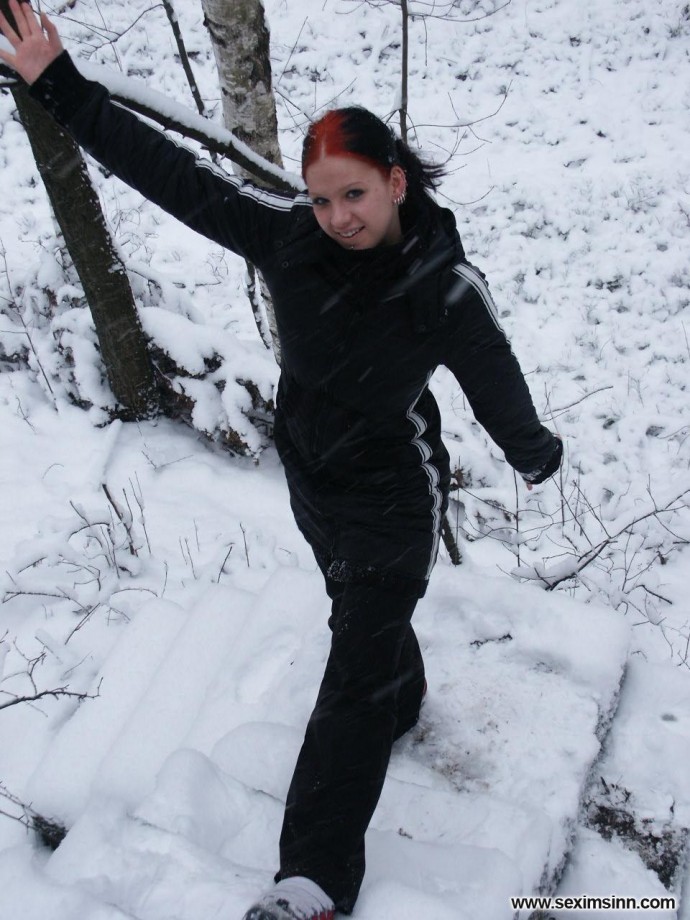 Nice ex girl chantal in snow 