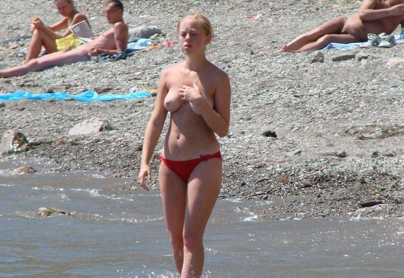 I  loves the nudist beach