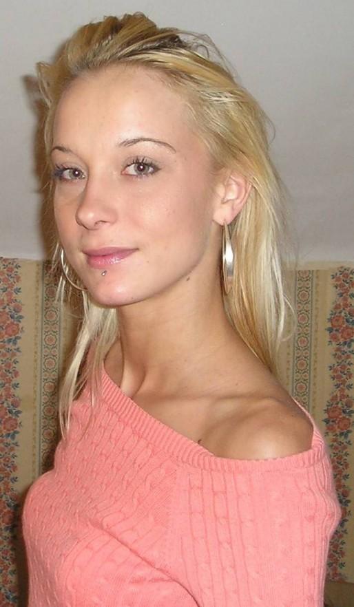 Sweet blond girl and her private pics 