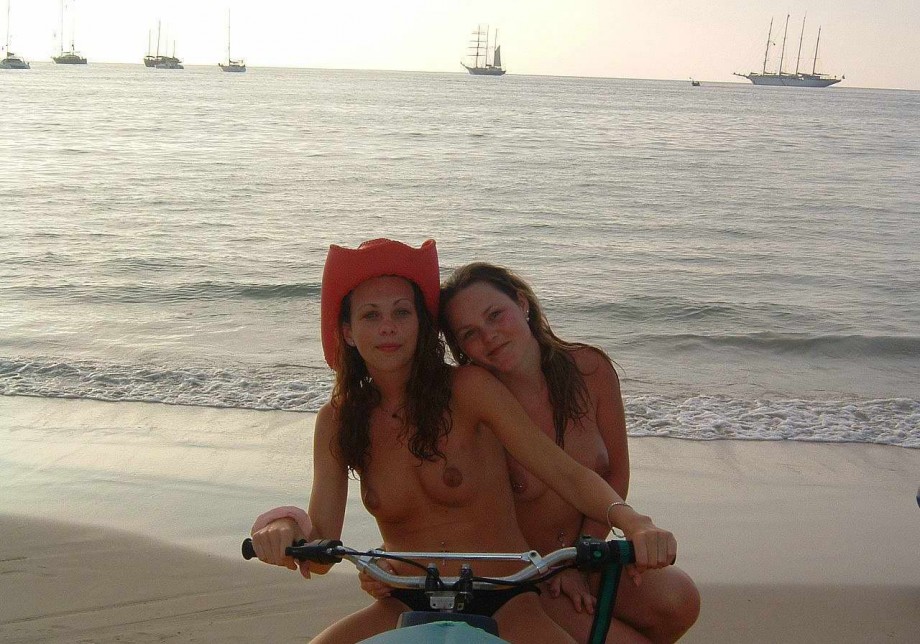 Two girls on vacation in thailand 