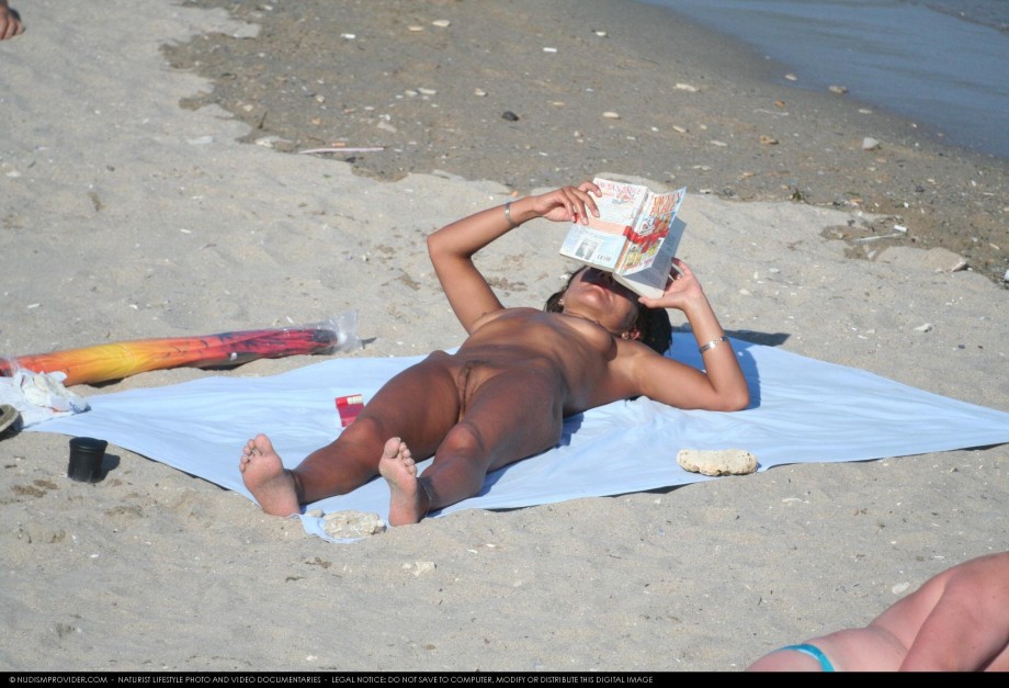 Voyeur - some pics from costinest nudist beach