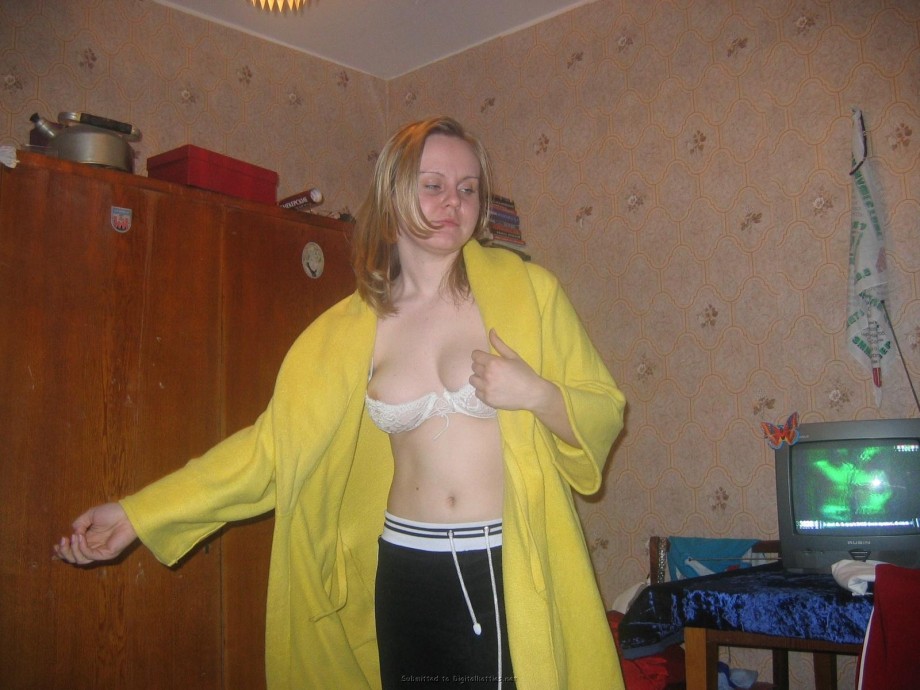 Nice blonde amateur girl 