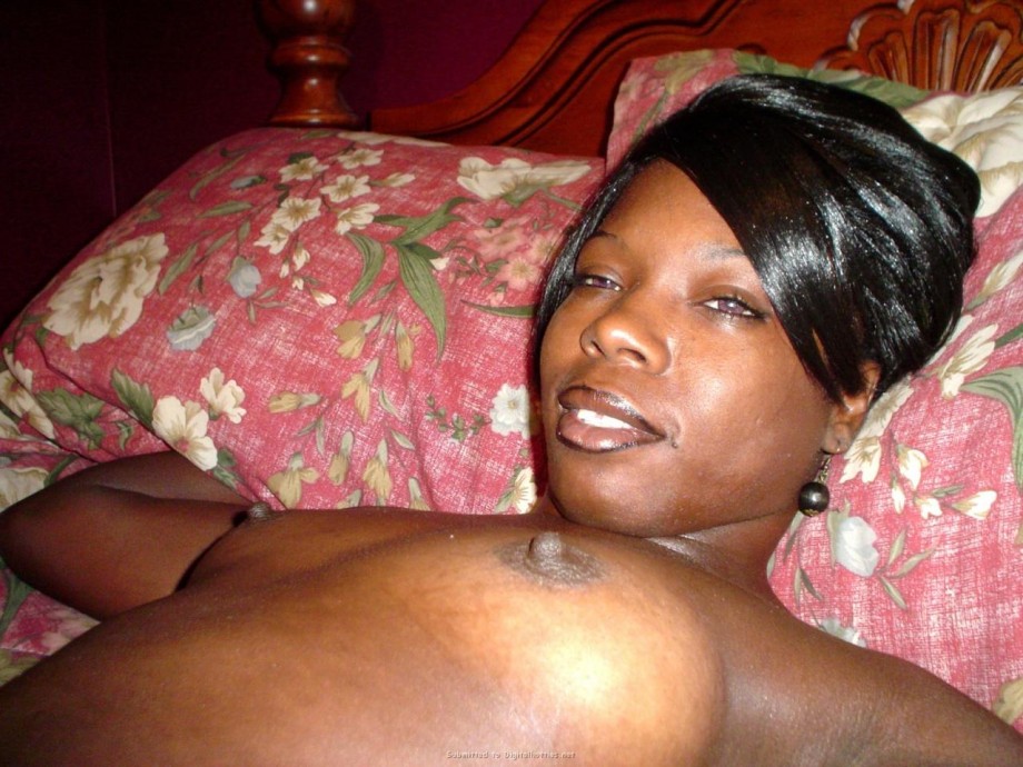 A nice black amateur girl 