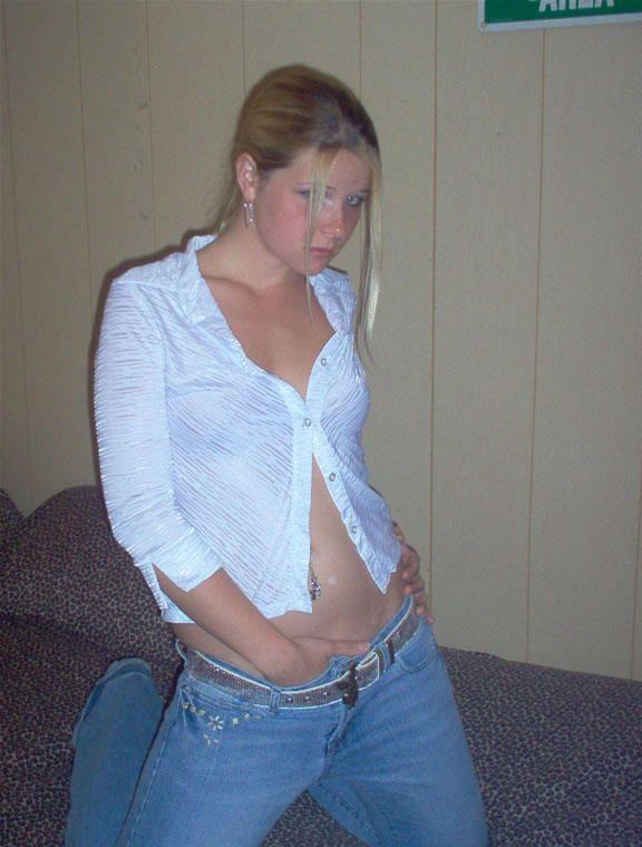 A hot blond amateur girl 