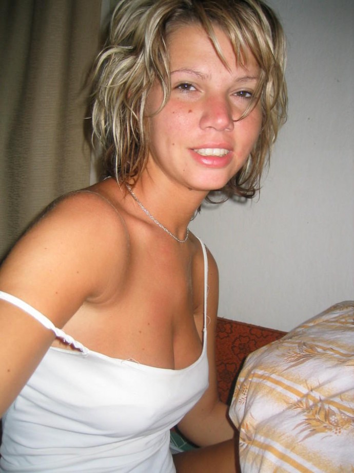 Amateur girlfriend on holiday