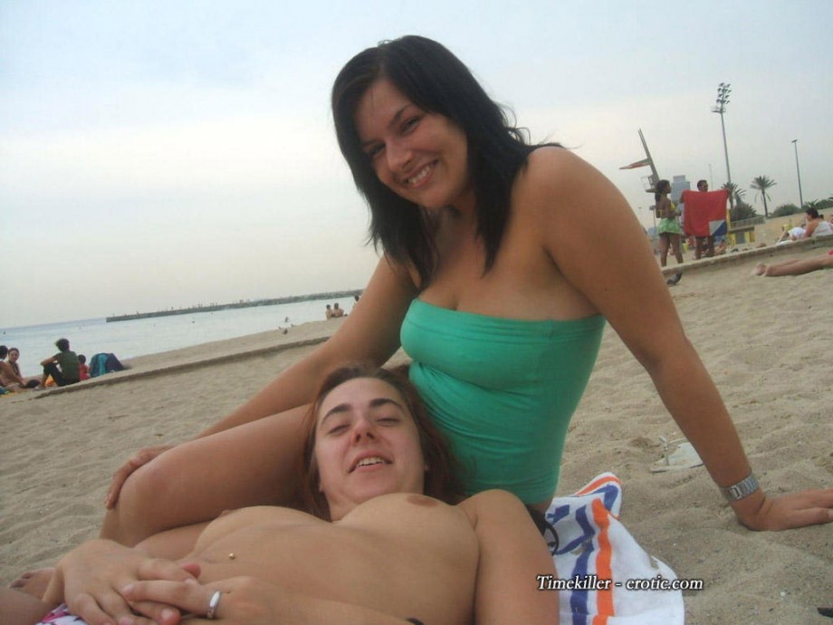 Beach amateurs topless - young girls no.08