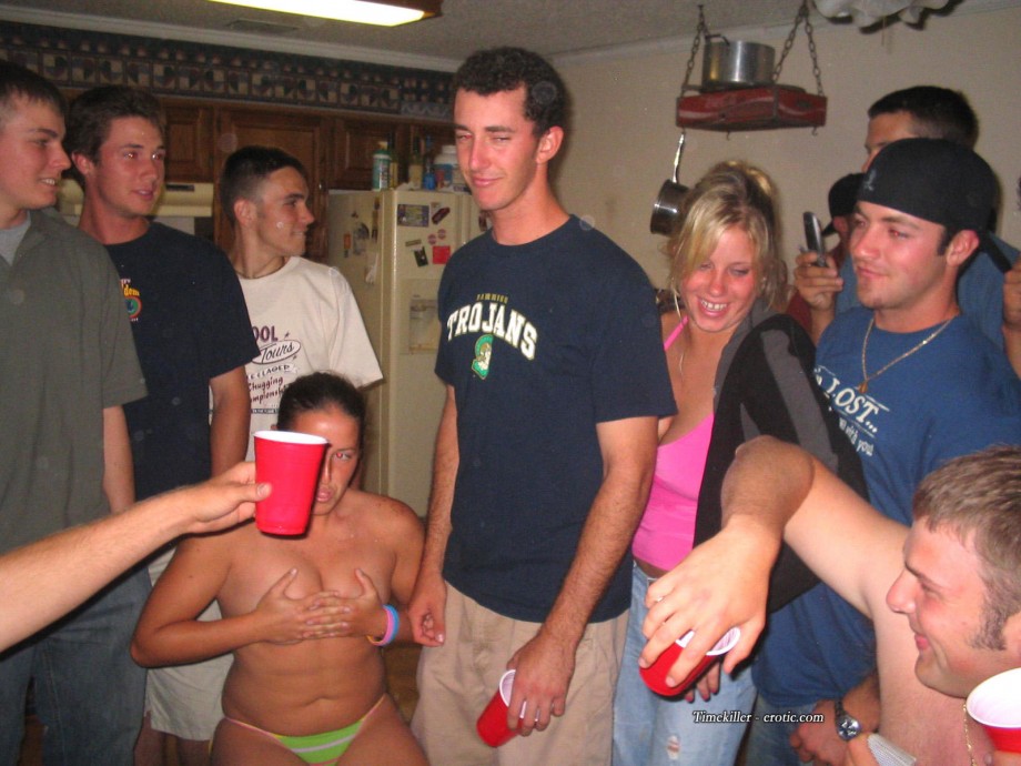 Girls at party- drunk teenagers - amateurs pics 28