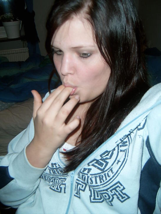 Amateur teen hand and bottle insertion 