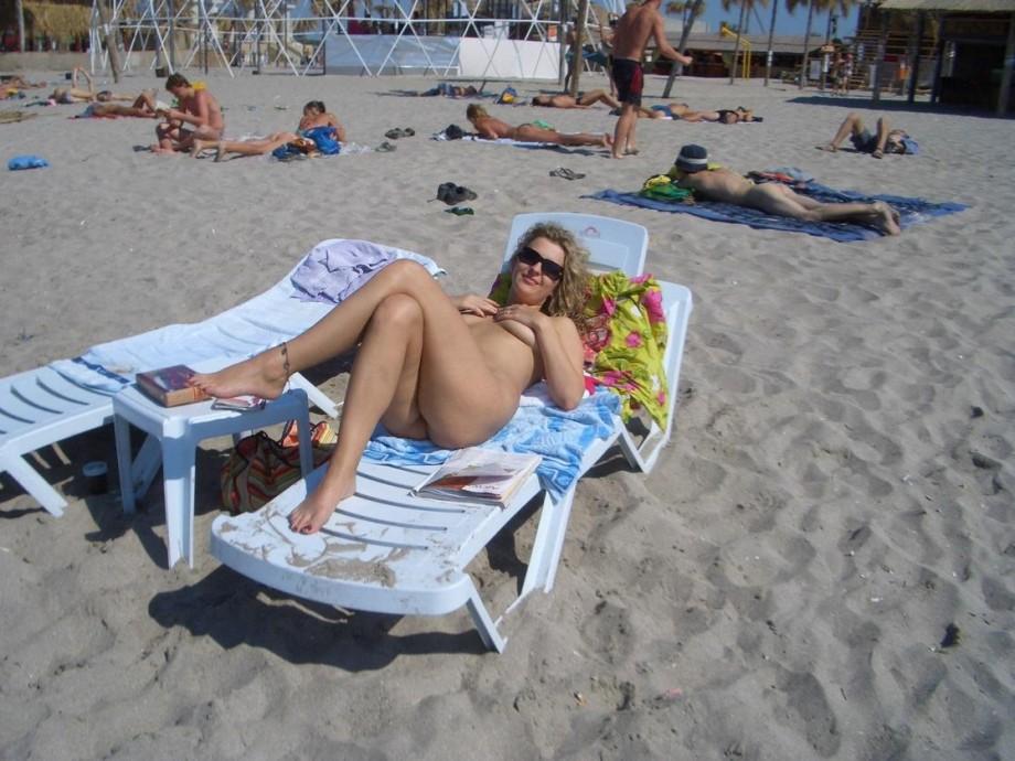 Russian amateur girl serie 264 - beach