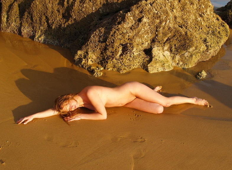 Pikotop - russian amateur girl serie 215 - beach