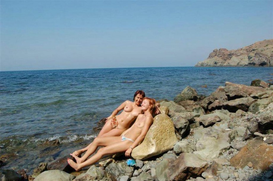 I love the nudist beach 