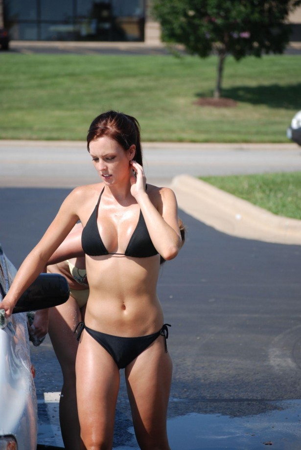 More bikini car wash hotties 