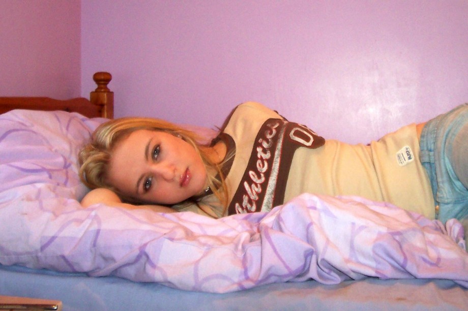 Dirty blonde teen bares all 