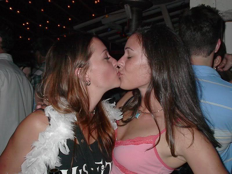 Amateur lesbian kisses 03