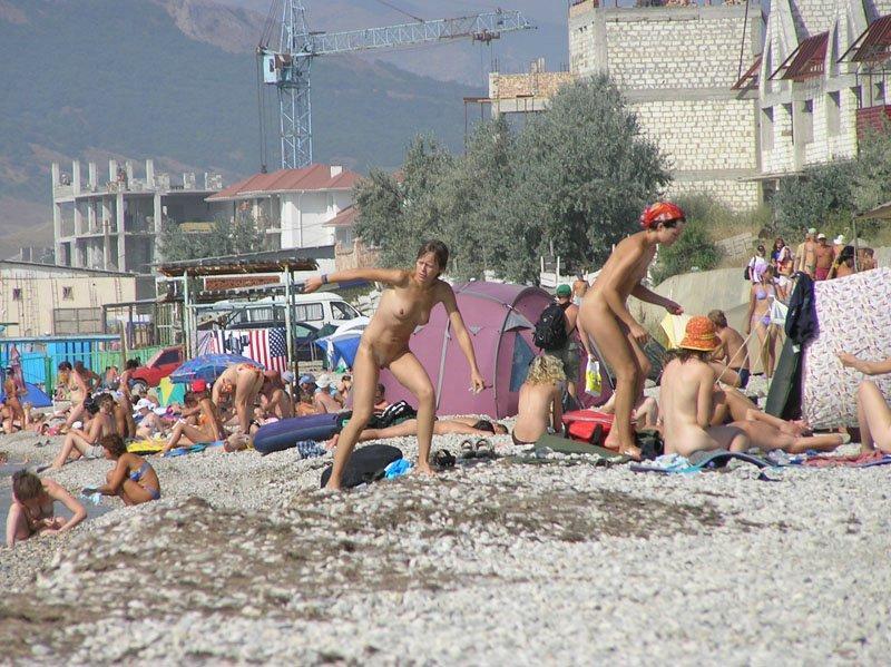 Beach naturist photos