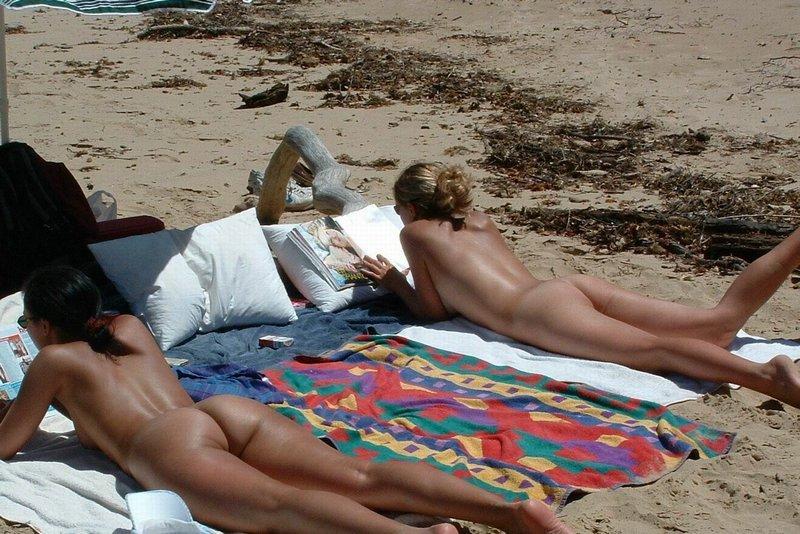 Beach naturist photos